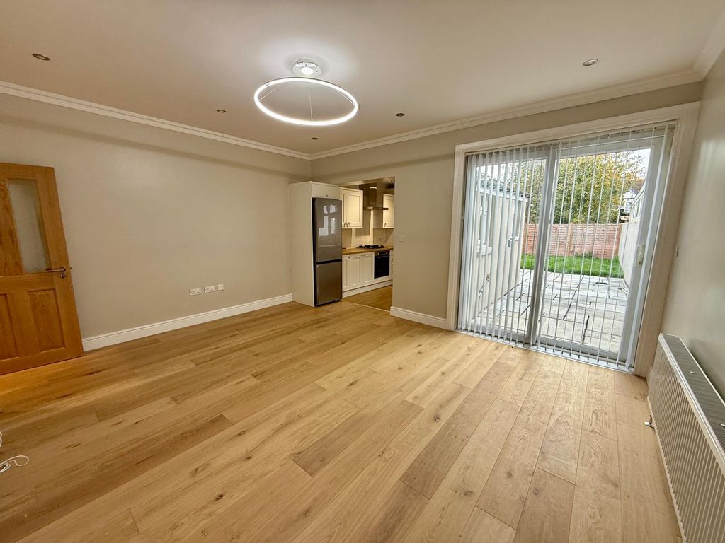 Property photo 3 of 14 Gallery