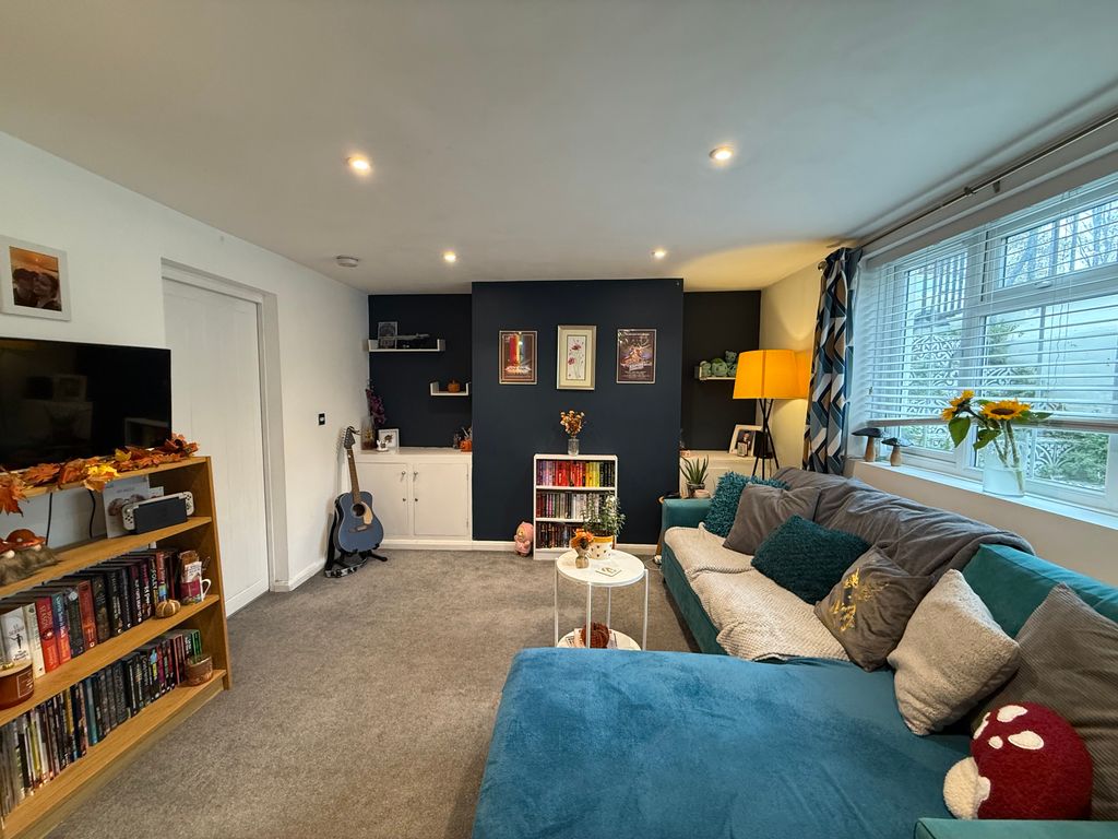 Property photo 3 of 7