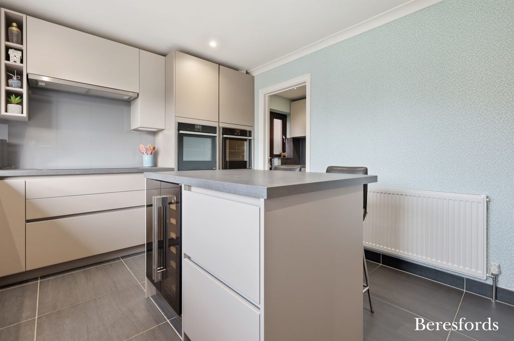 Additional image 9 of 5 bed detached house for saleThe Mount, Billericay CM11