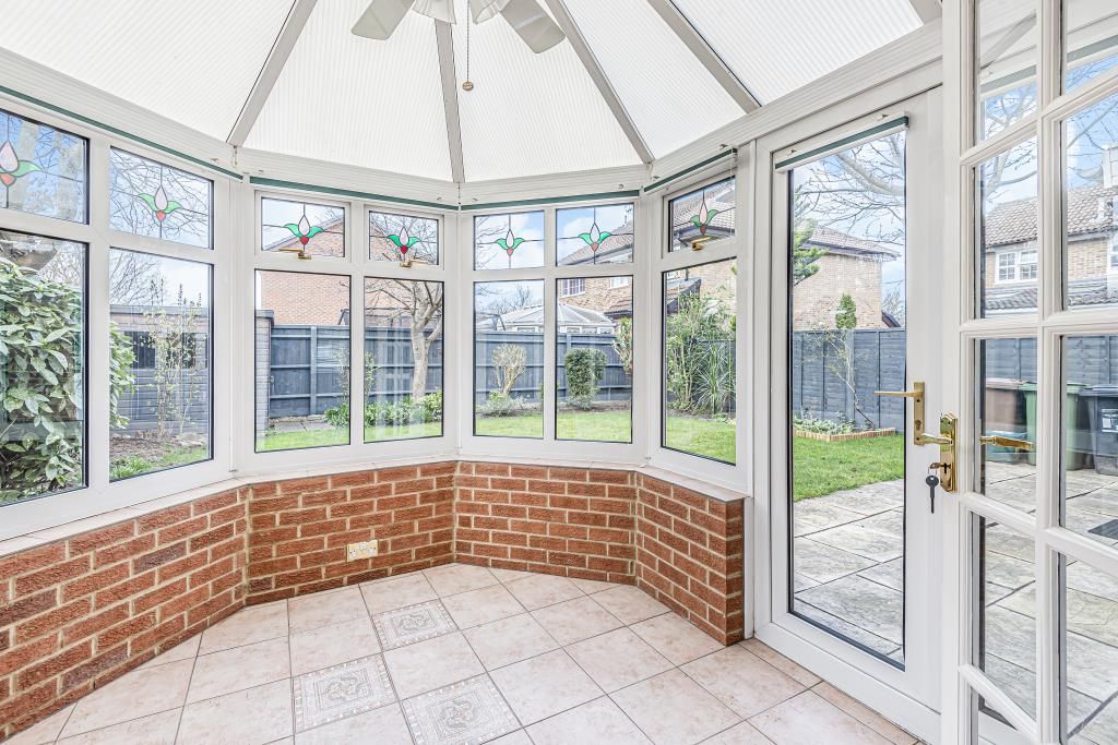 Property photo 3 of 7 Conservatory