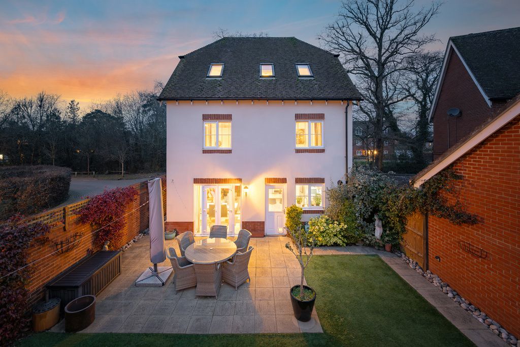 Property photo 2 of 14