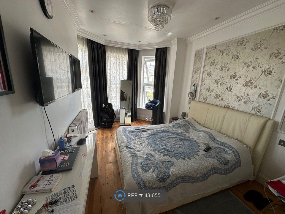 Property photo 1 of 11 Rm With Balcony