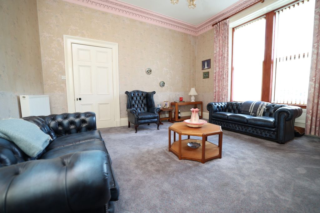 Property photo 3 of 38