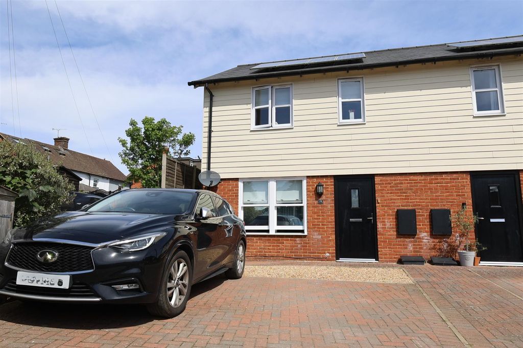 Property photo 1 of 12 Front