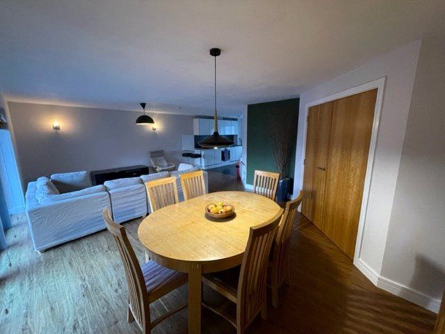 Property photo 3 of 11 Lounge