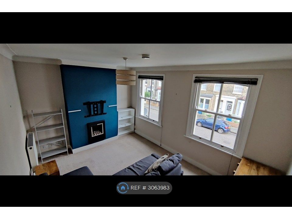 Property photo 1 of 20 Lounge 1