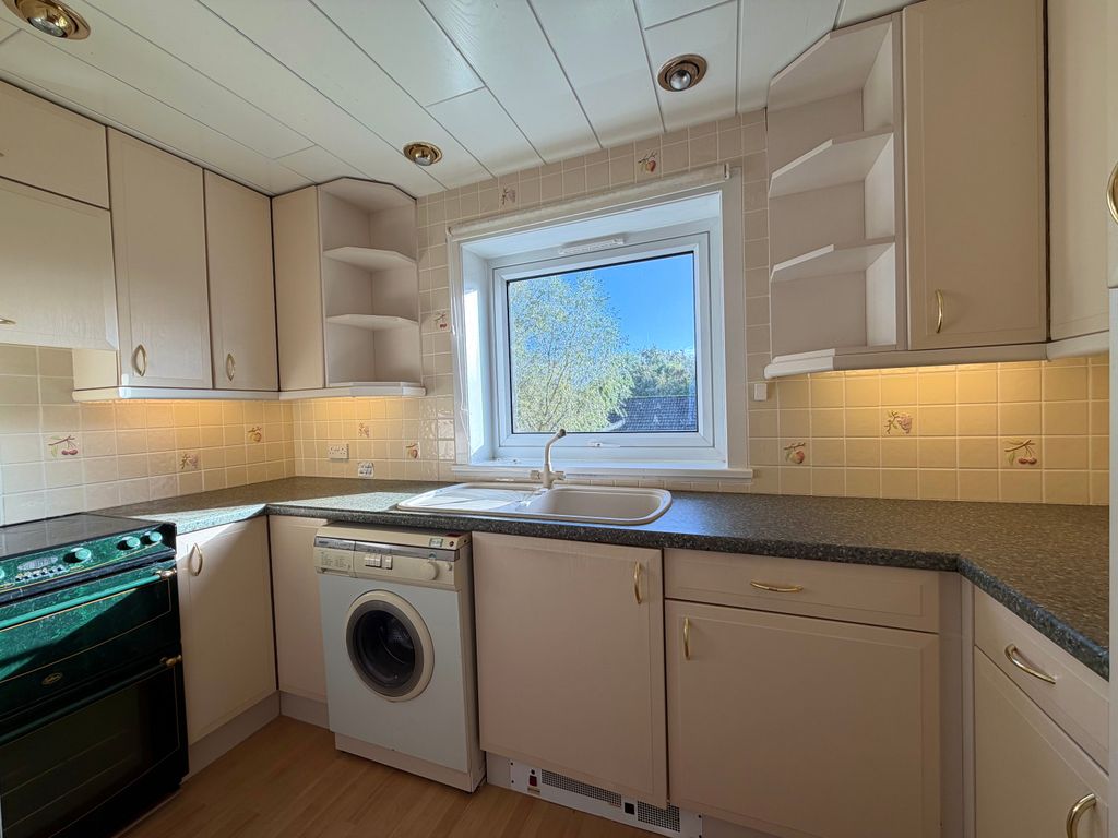 Property photo 3 of 7 Kitchen