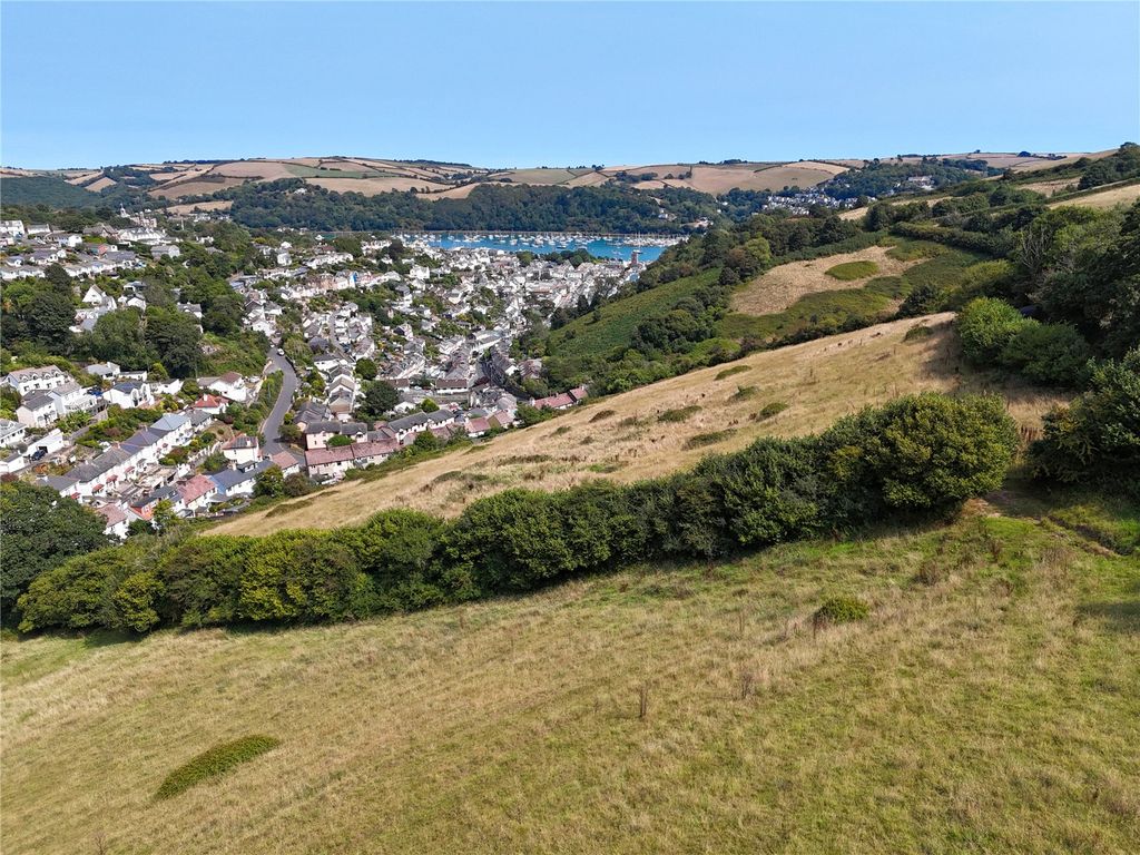 Property photo 3 of 11 Picture No. 12