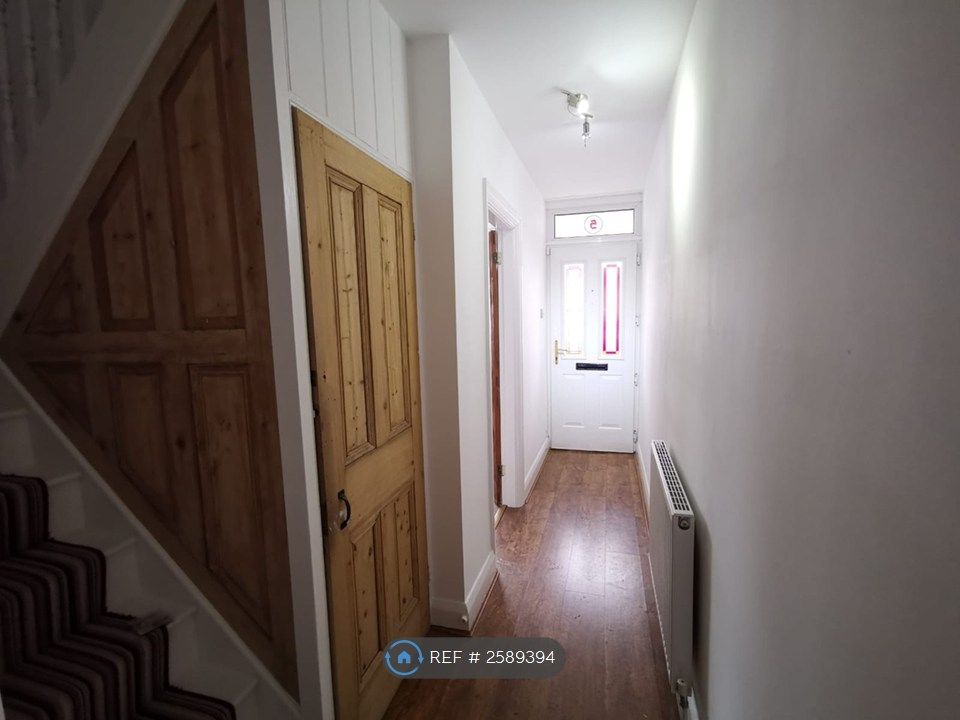 Property photo 1 of 14 Hallway