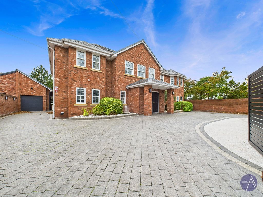 Property photo 1 of 32 4536861