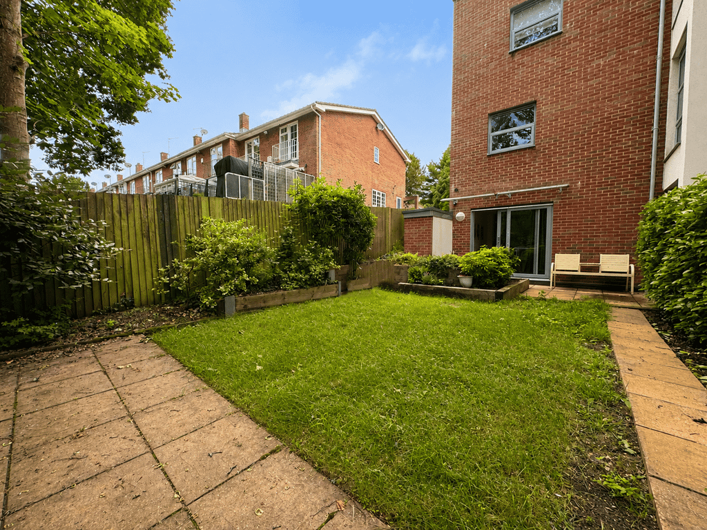 Property photo 2 of 17