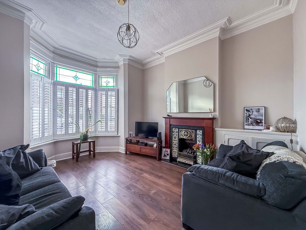 Property photo 3 of 17