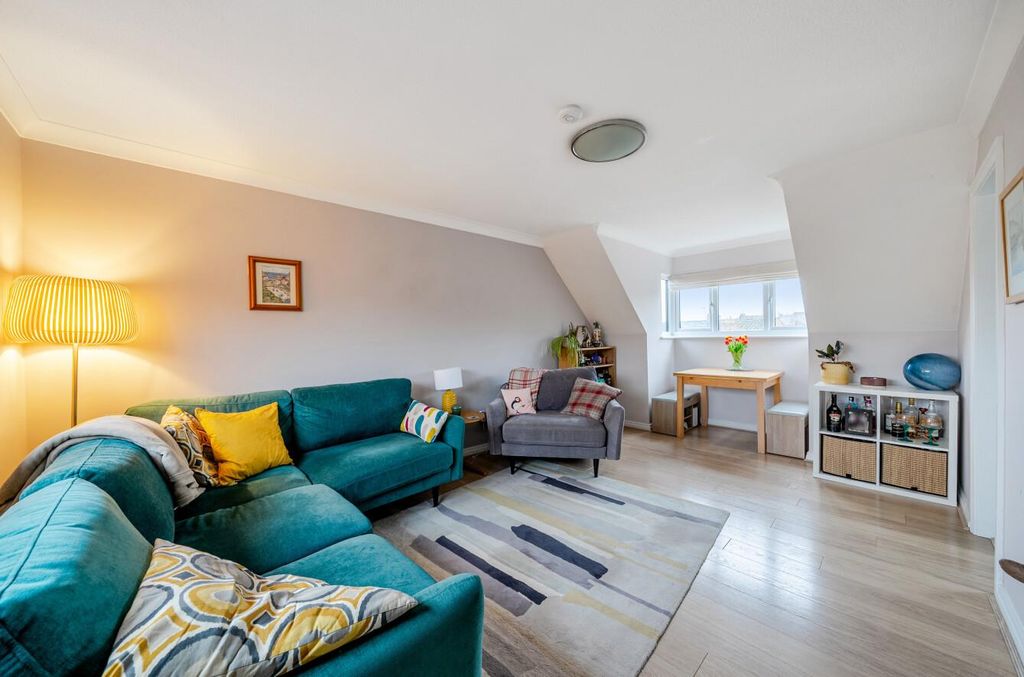 Property photo 1 of 17 1402953-6-697894E771559.Jpg