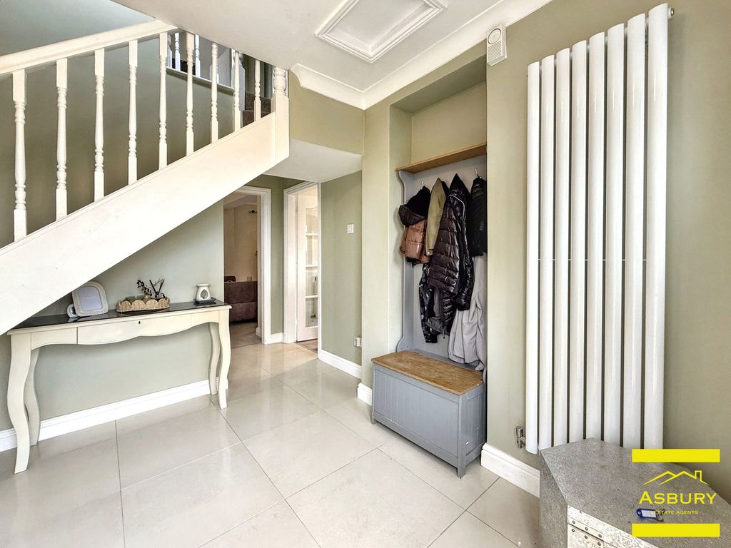 Property photo 2 of 22