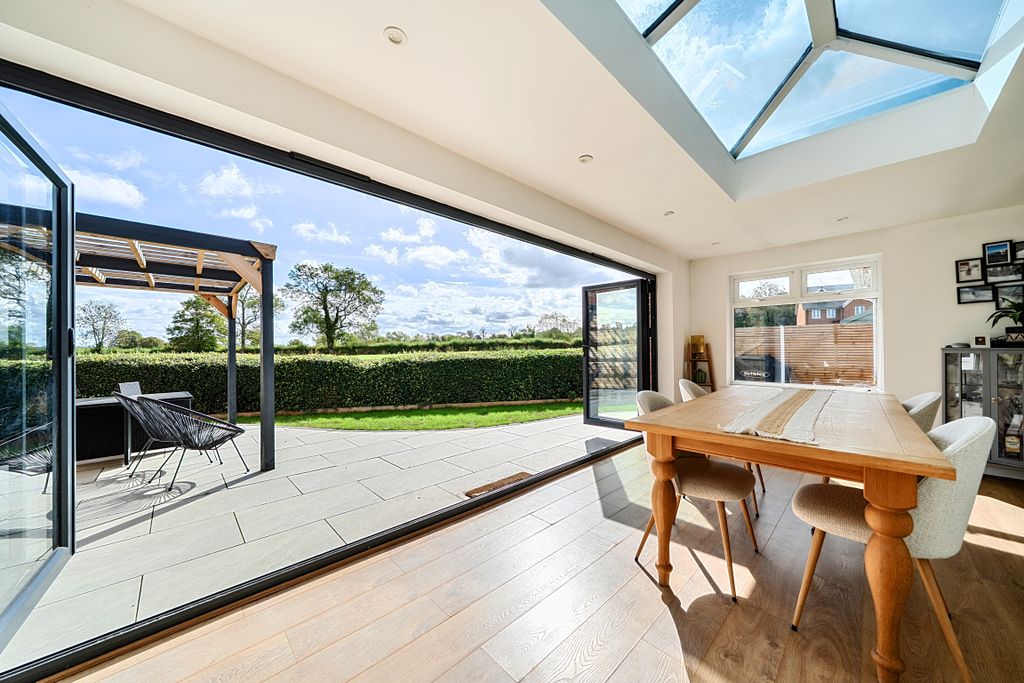 Property photo 2 of 23 15208263