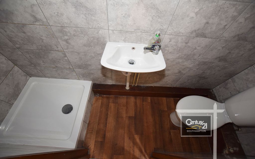 Property photo 3 of 3