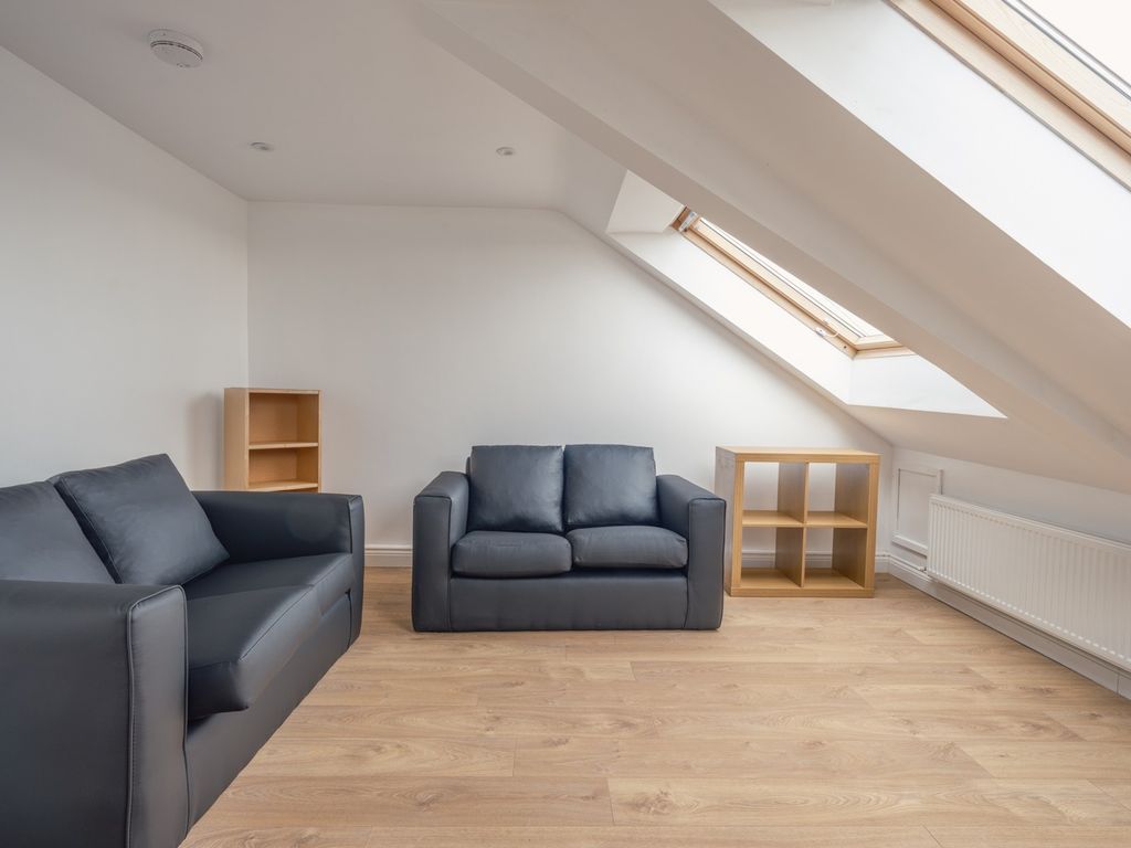 Property photo 3 of 11 4229313