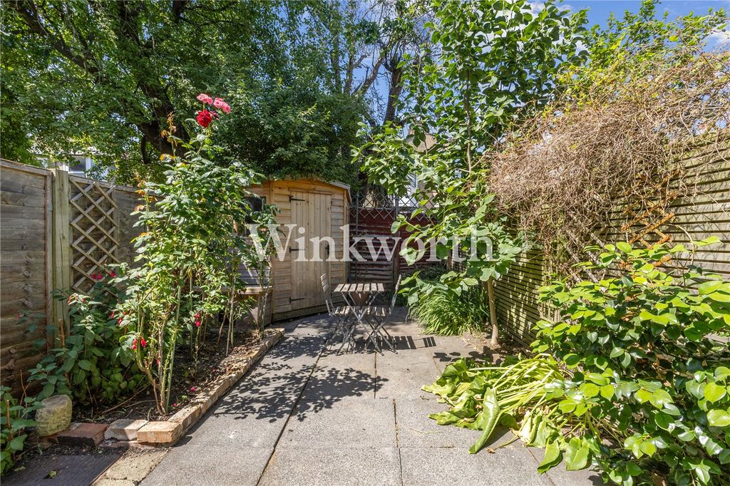 Property photo 2 of 26 Picture No. 32