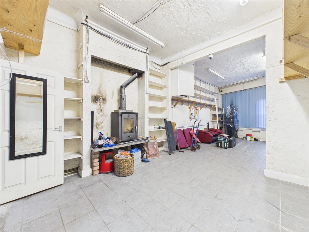 Property photo 3 of 51 Cam03844G0-Pr0412-Still007.Jpg