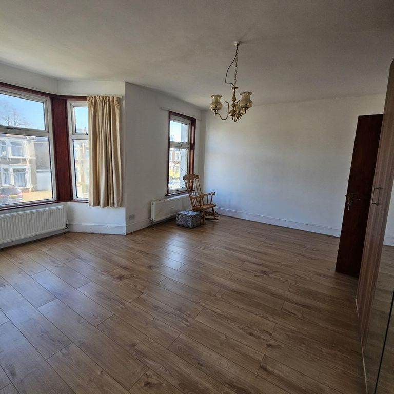 Property photo 3 of 10 Photo 9