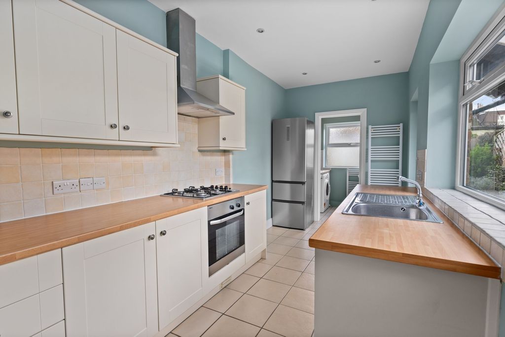 Property photo 3 of 22