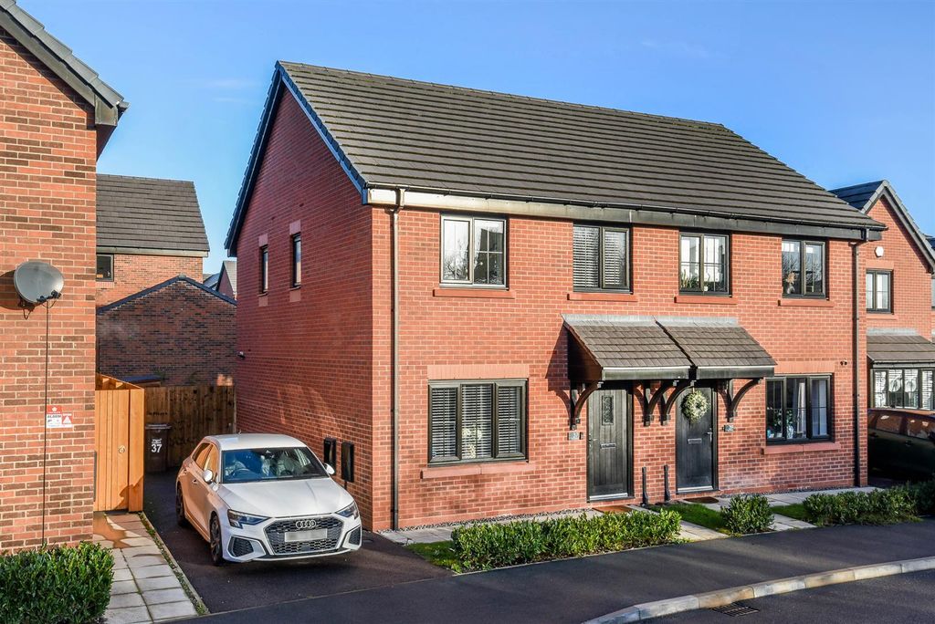 Property photo 1 of 22 Front External