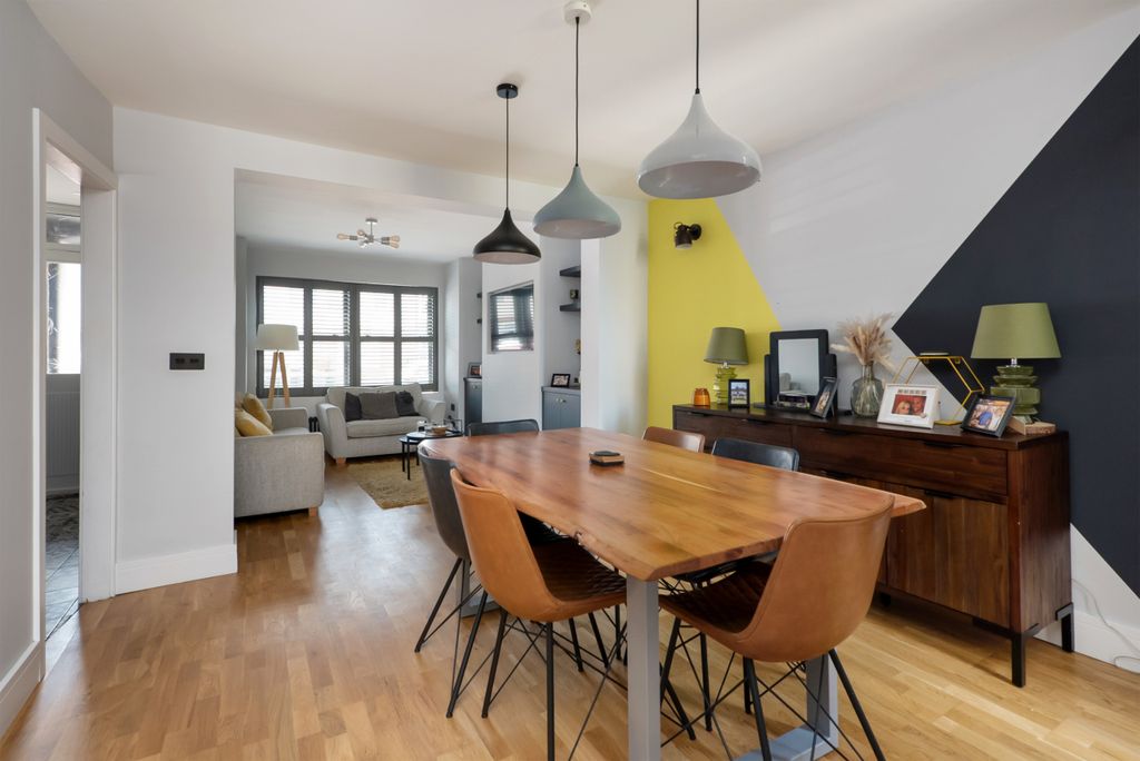 Property photo 2 of 16 Reception