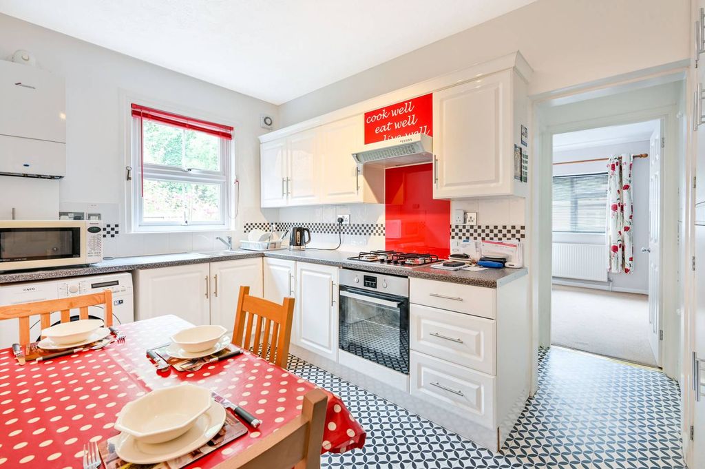 Property photo 1 of 18