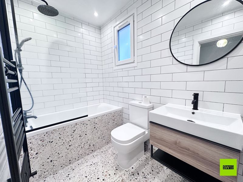 Property photo 1 of 10 Photo 8