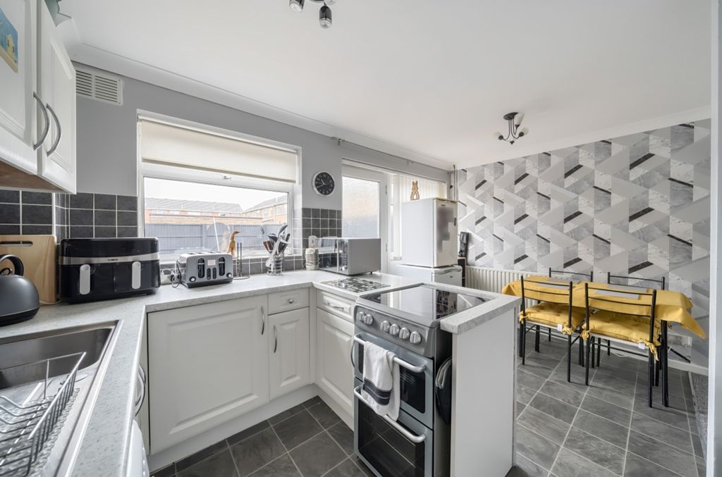Property photo 3 of 16 1019115 (4)