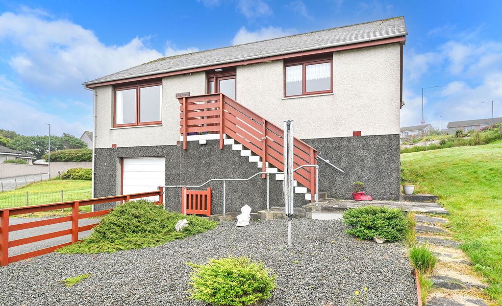 Property photo 2 of 30