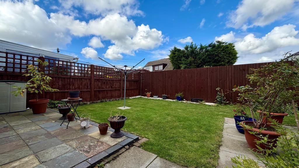 Property photo 3 of 12 Garden.Jpg