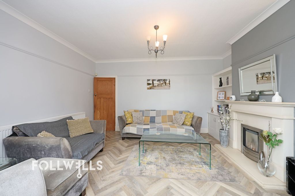 Property photo 2 of 25