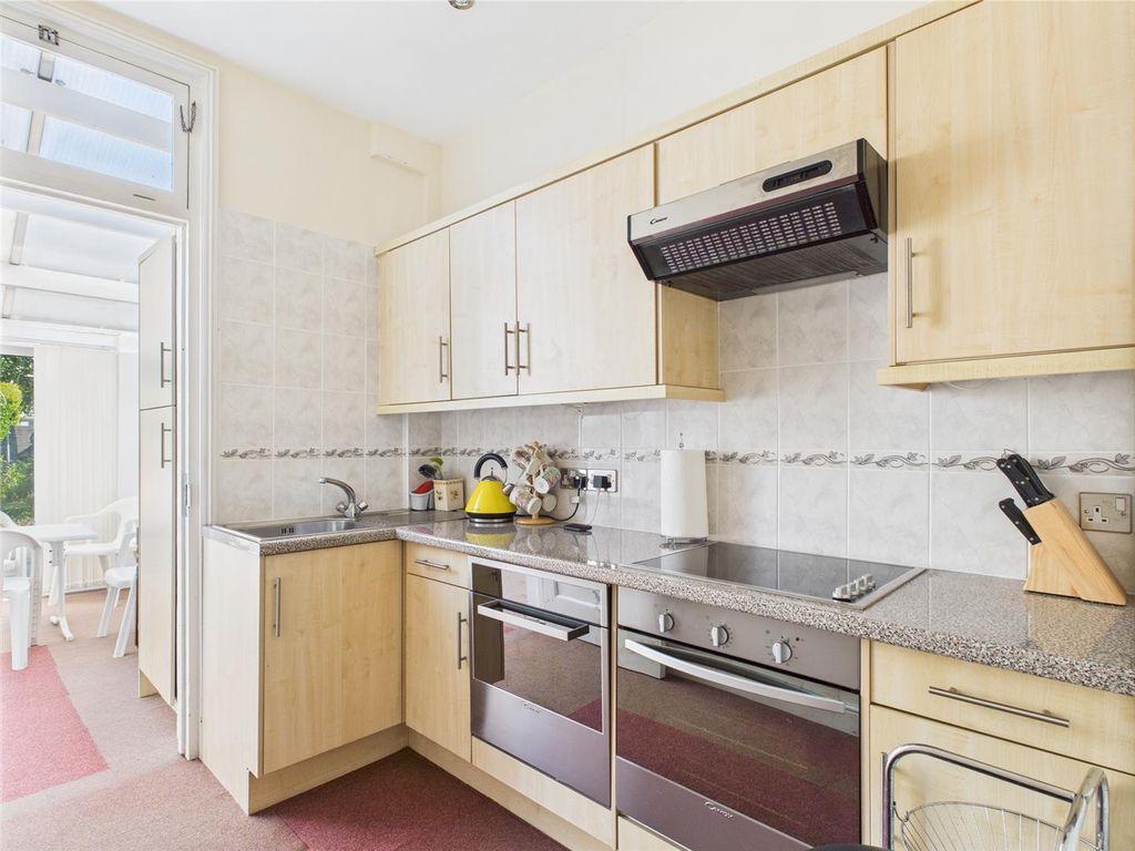 Property photo 3 of 18 Cam02295G0-Pr0200-Still006.Jpg