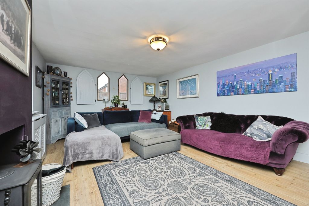 Property photo 3 of 33