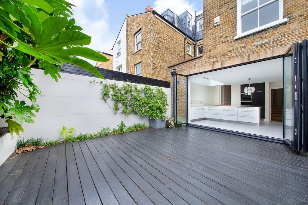 Property photo 3 of 14