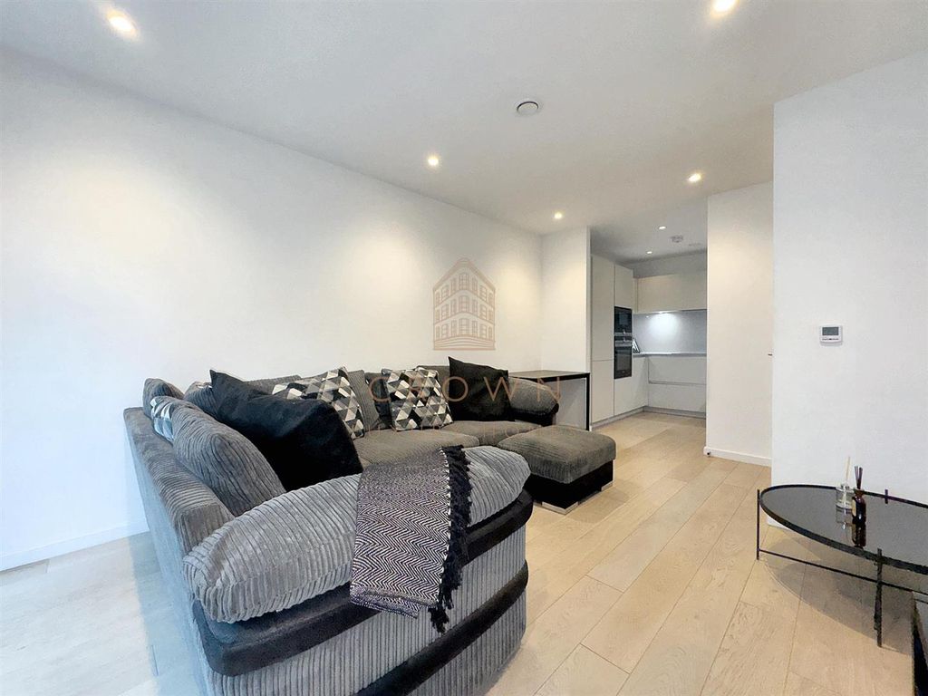 Property photo 3 of 14 Brandon House, 36-08.Jpg