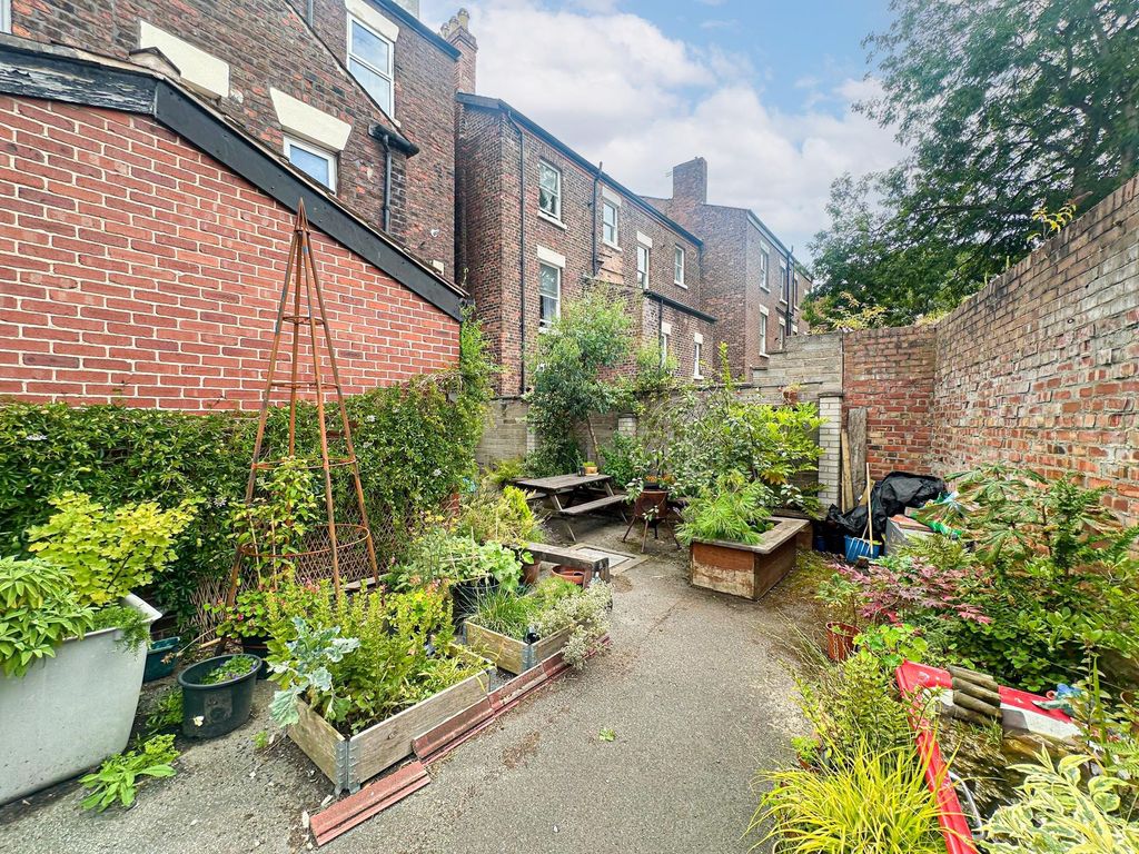 Property photo 3 of 11 Photo 8