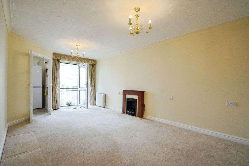 Property photo 2 of 18