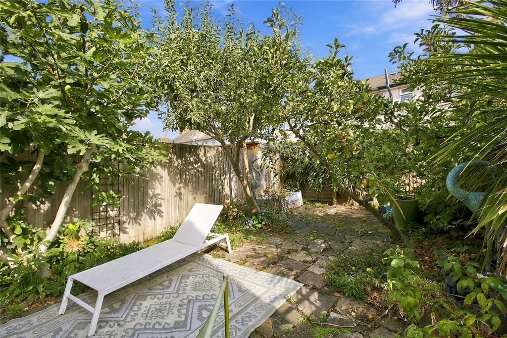 Property photo 3 of 16 Picture No. 26