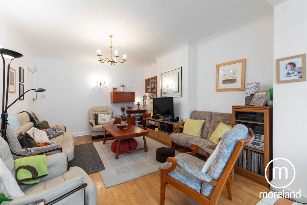 Property photo 2 of 12 2671015