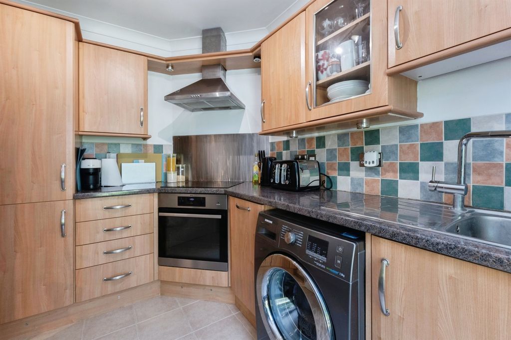 Property photo 3 of 17
