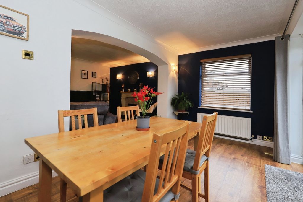 Property photo 2 of 17 Pbox-Img.Jpg