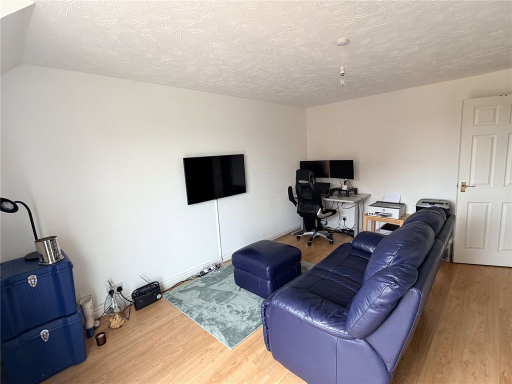 Property photo 3 of 7 Picture No. 12