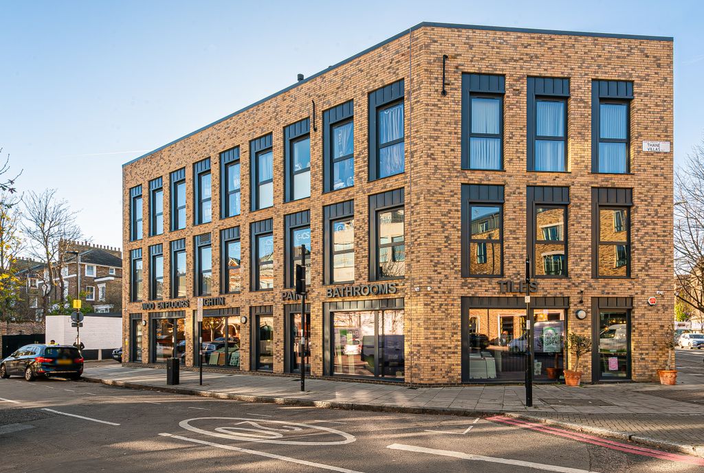 Property photo 1 of 22 Seven Sisters Road 146-001