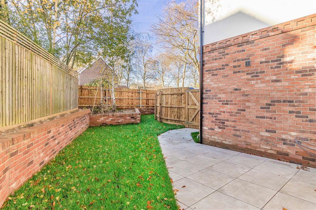 Property photo 3 of 7 5_67911-1.Jpg