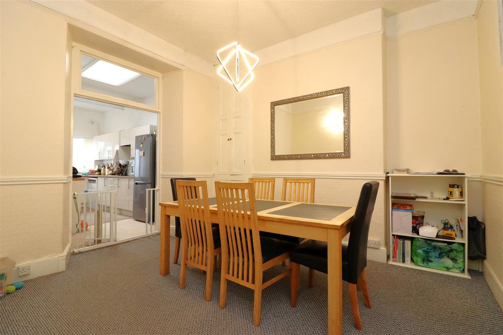 Property photo 3 of 23 Dining Room