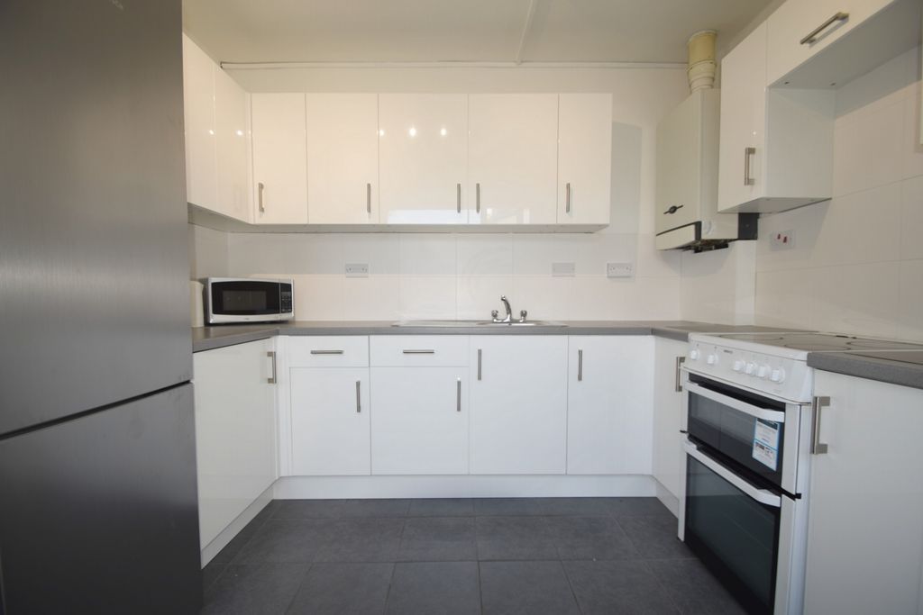 Property photo 1 of 13 Photo 5