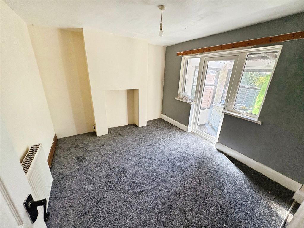 Property photo 3 of 9 Dining Room