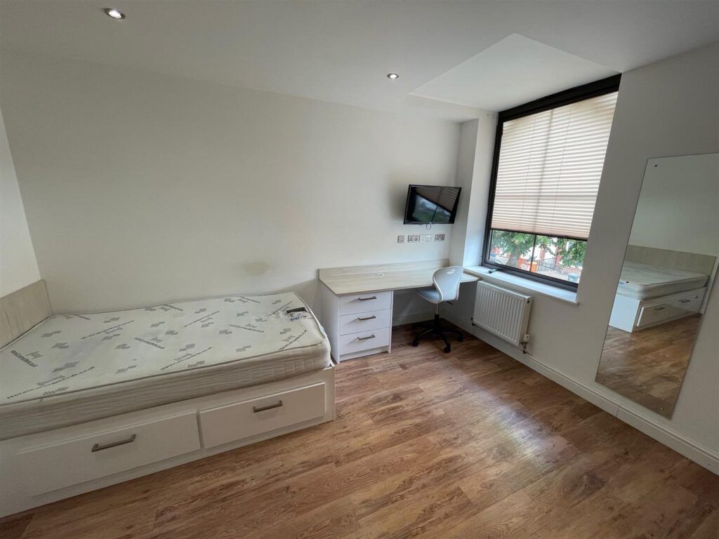 Property photo 2 of 4